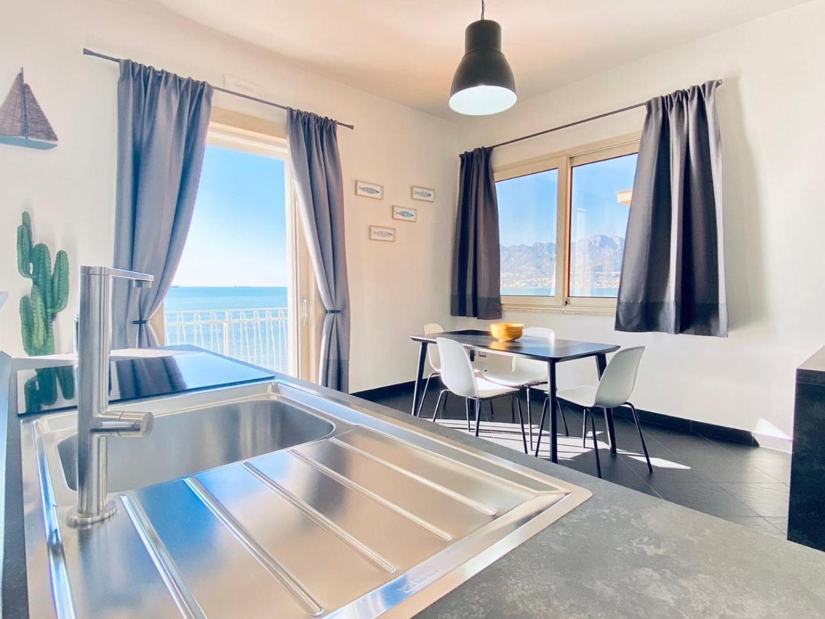 Sea View Apartment 5 Mt From The Beach Salerno Exterior foto